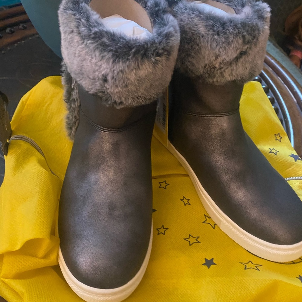 DV by Doice Vita
Willa Boot for kids
Dark grey